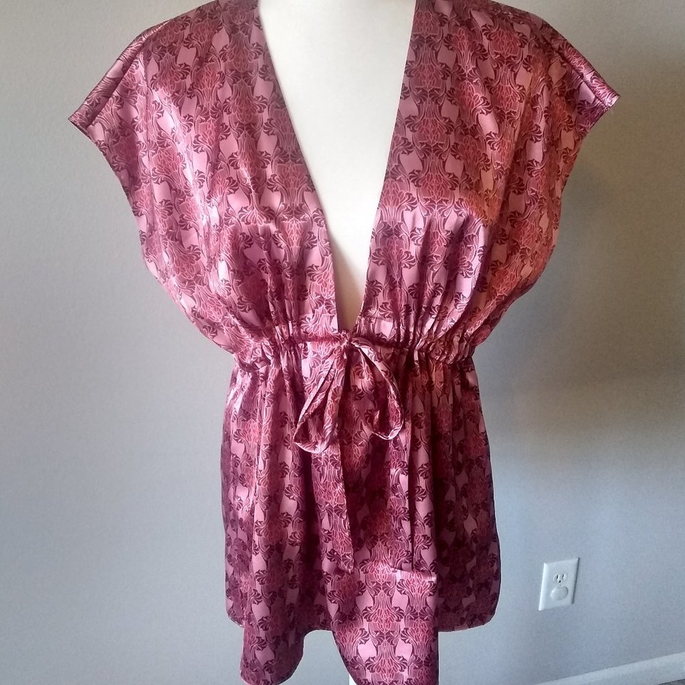 Pink, v-neck, adjustable tie, polyester top